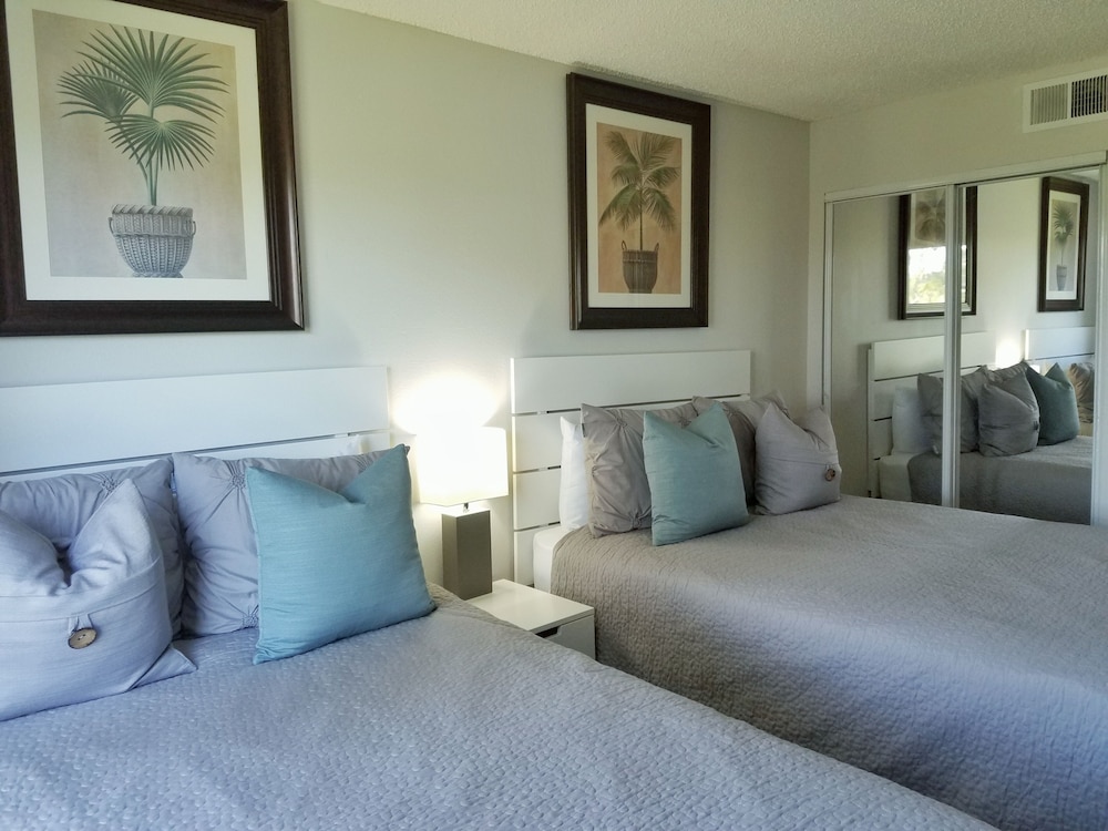 Parc Corniche Condominium Suites 30/62