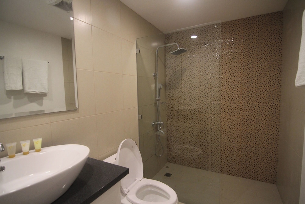 Bryan Condominium Suites 66/66