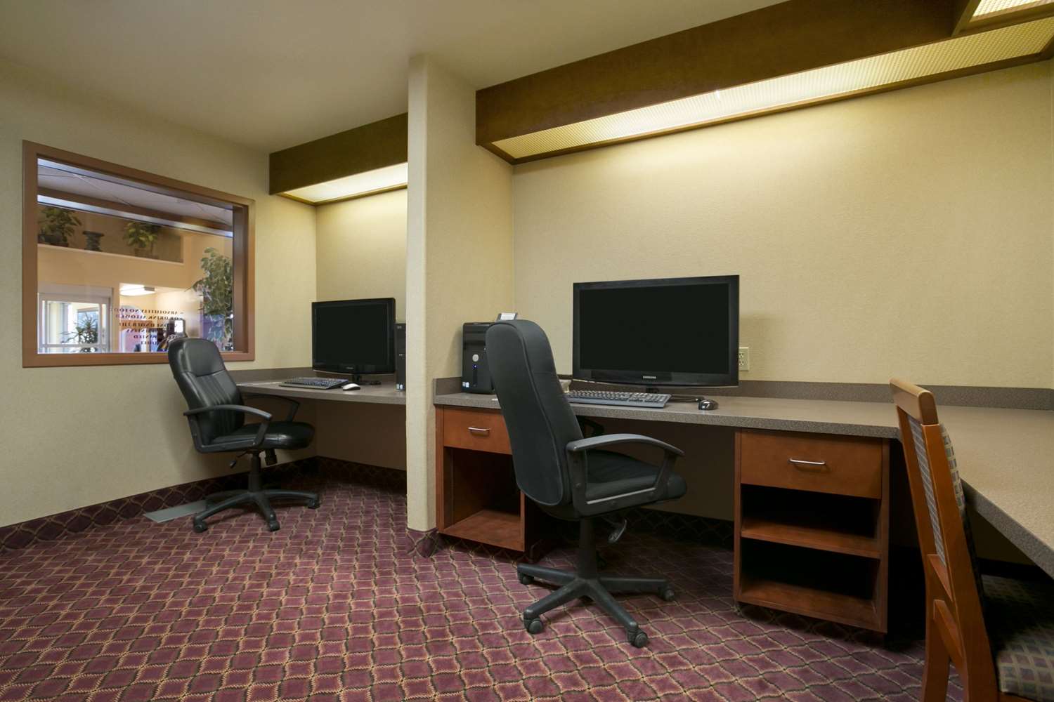Super 8 By Wyndham Fort Nelson Bc 5/8