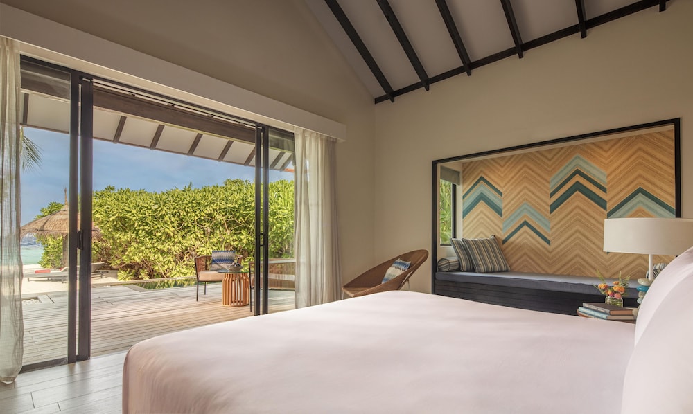 NH Collection Maldives Havodda Resort 27/81