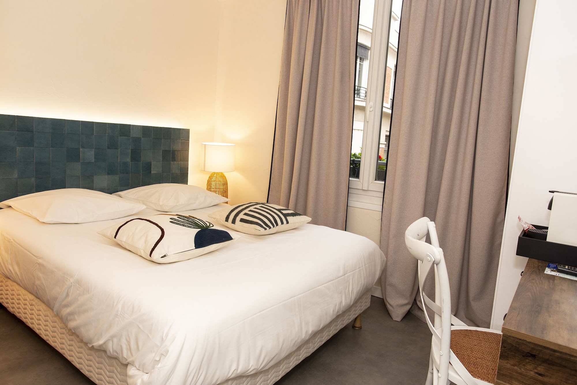 STANDARD, DOUBLE BED