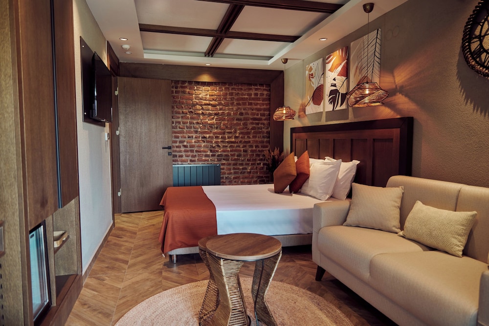 Parmos Otel 19/50