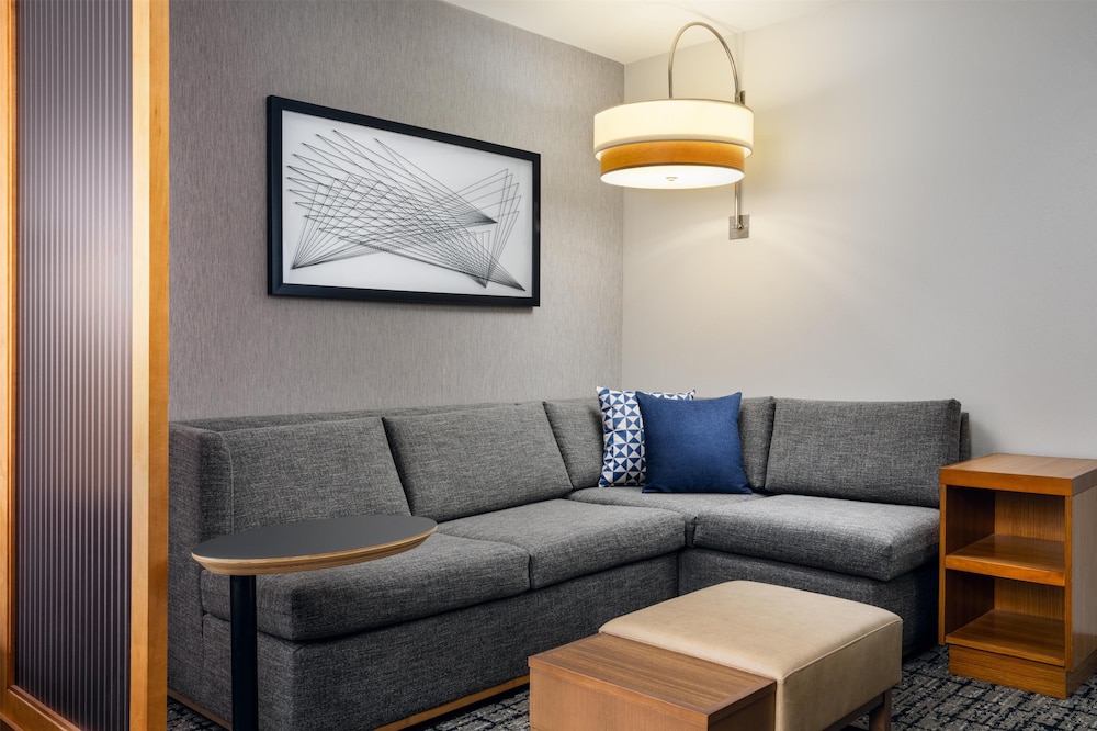 Hyatt Place Canton 34/62