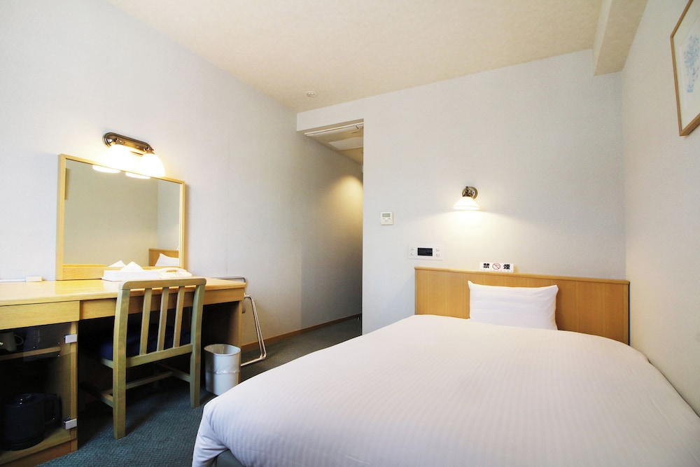 Island Hotel 18/60