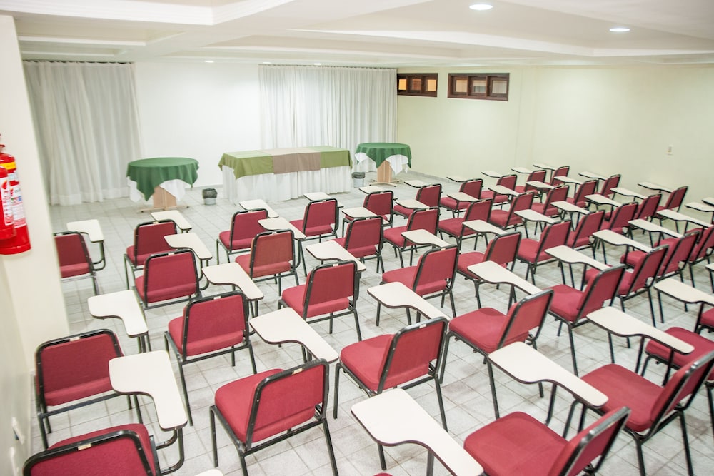 Pizzato Praia Hotel 52/60
