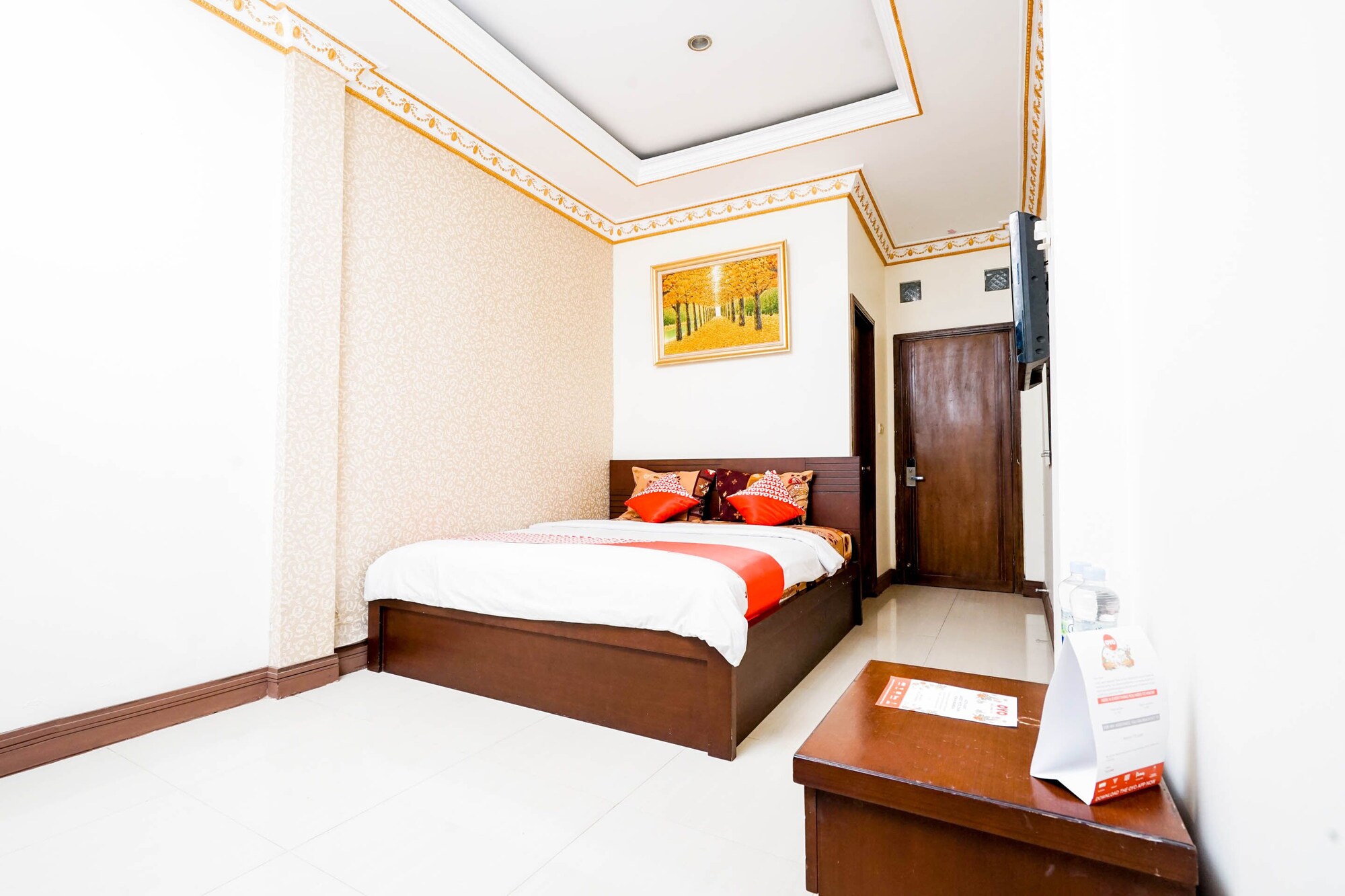 DELUXE, DOUBLE BED
