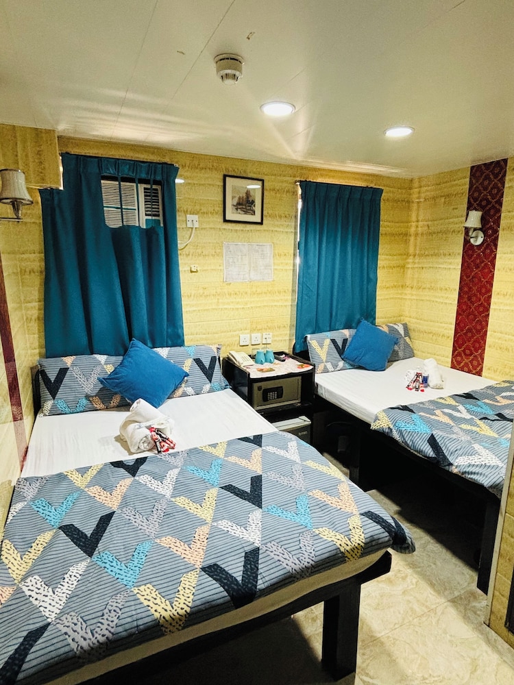 Philippine Hostel 13/45