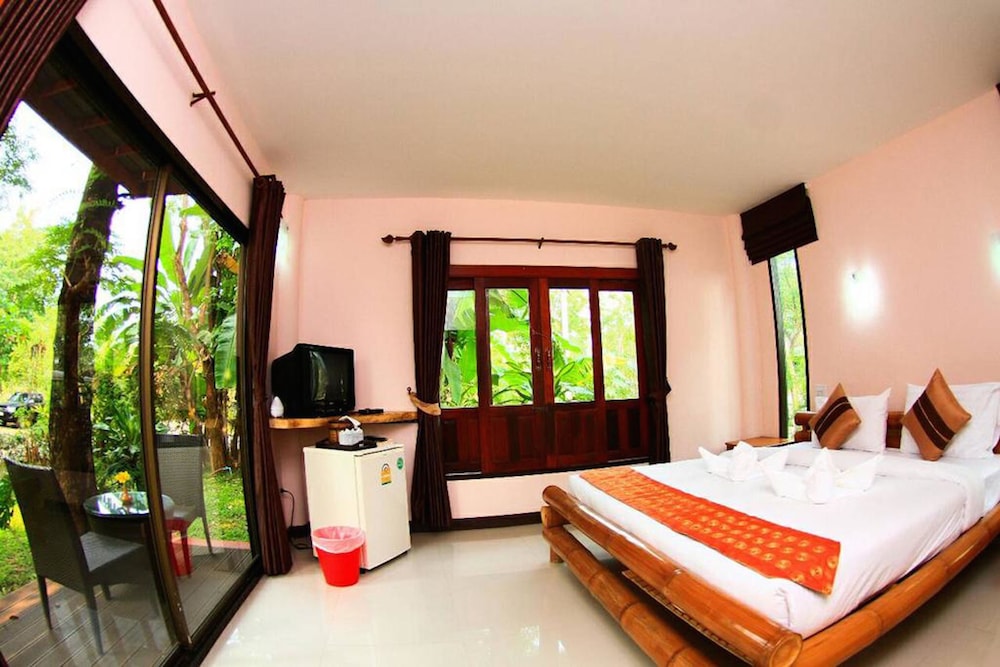 Banana Resort & Spa 12/31