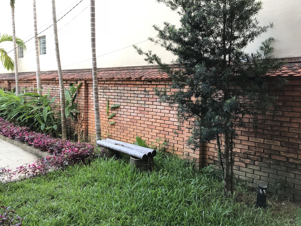 Spring Garden Villa 71/79