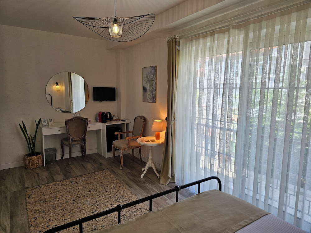 Kugu Urla Otel 30/50
