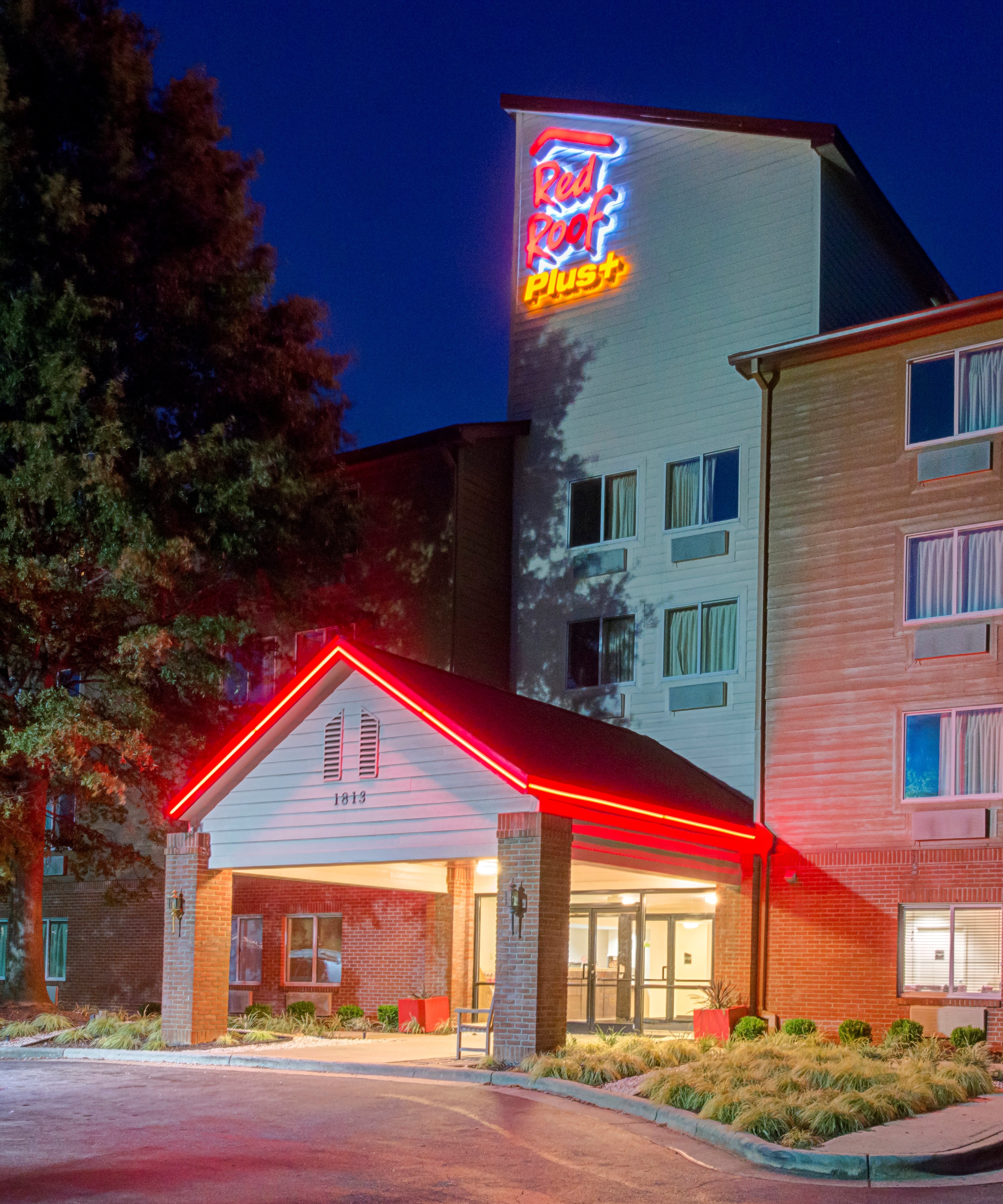 Red Roof PLUS Raleigh Downtown - NCSU/Conv Center 10/30