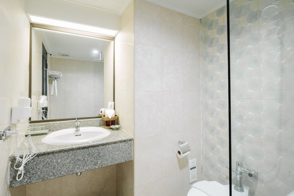Pinnacle Lumpinee Park Hotel 47/47