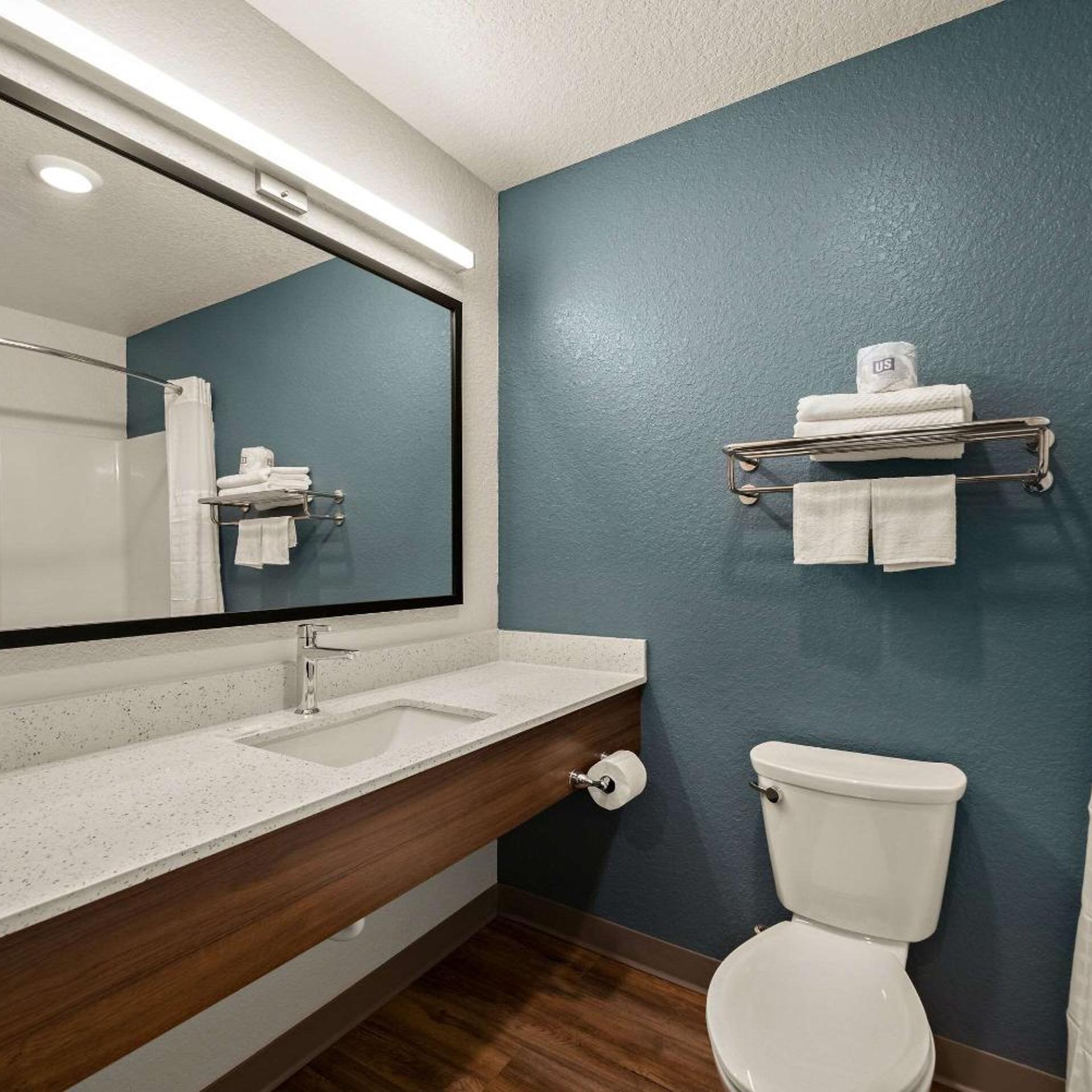 جناح بسرير كينج مع أريكة، WoodSpring Suites Port Orange - Daytona Beach 8/9