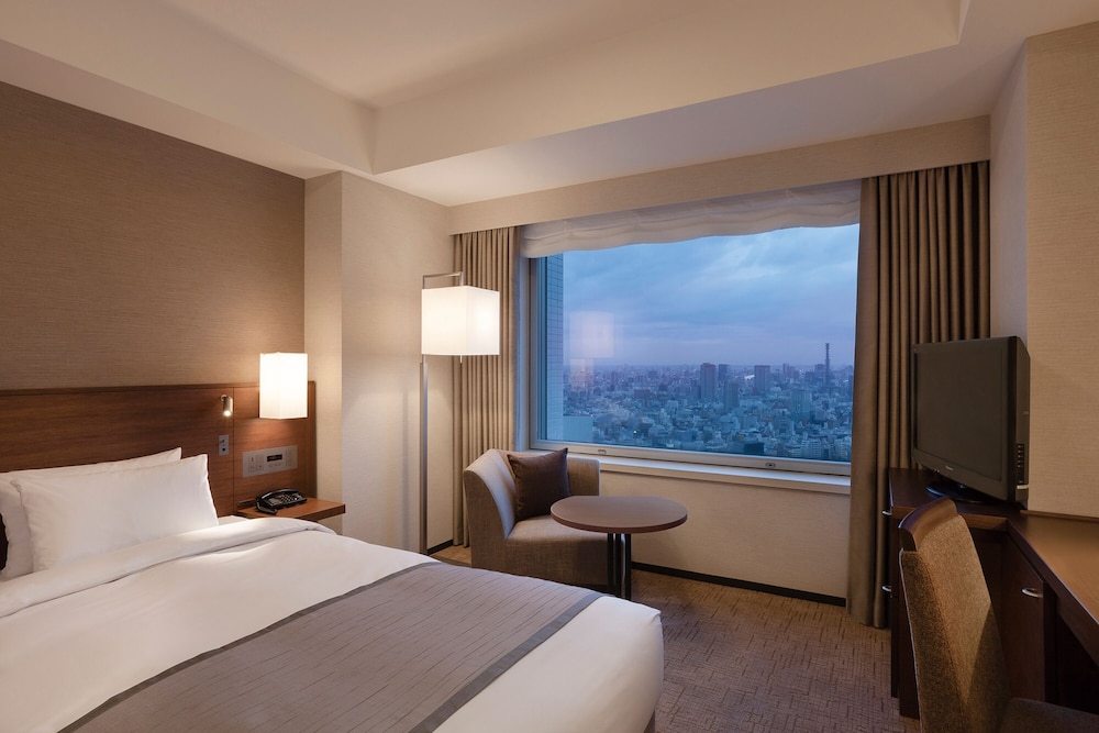 Century Southern Tower 23/70
