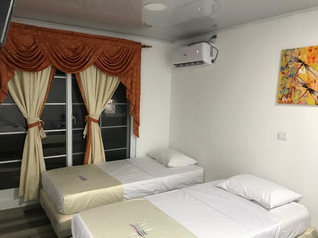 Island House Hotels 8/24