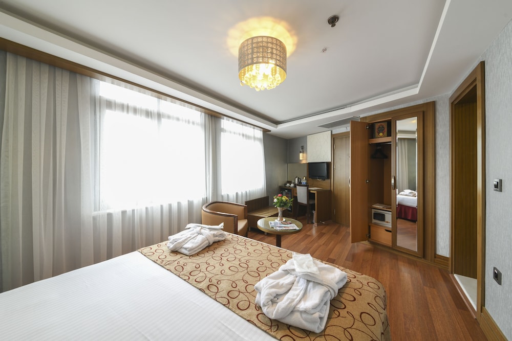 غرفة سوبيريور بسرير كوين وسرير فردي بإطلالة على البحر، Grand Star Hotel Bosphorus 4/10
