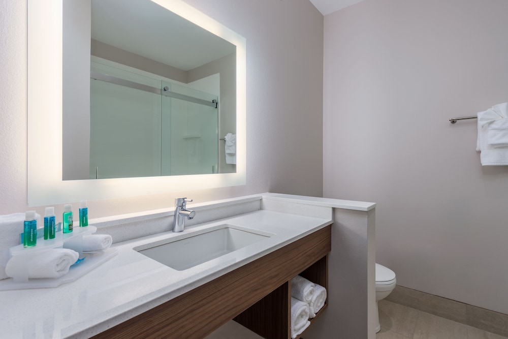 Holiday Inn Express Suites St Louis Chesterfield 14/46