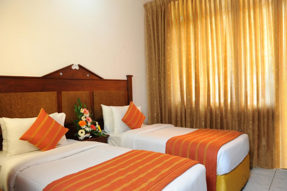 Full Moon Garden Hotel 10/41