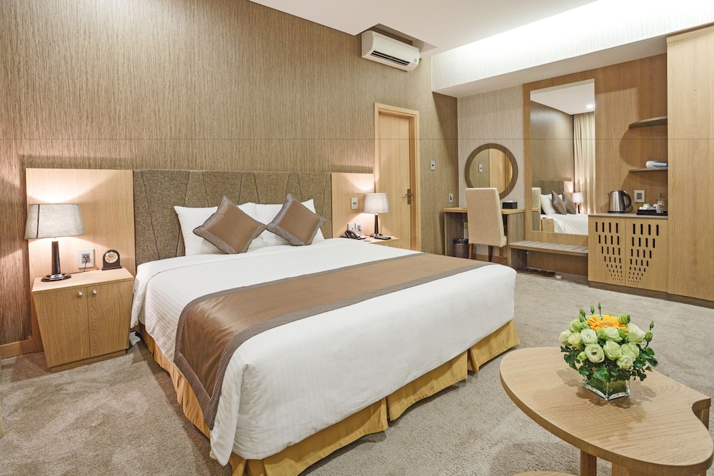 Muong Thanh Grand Saigon Centre Hotel 14/71