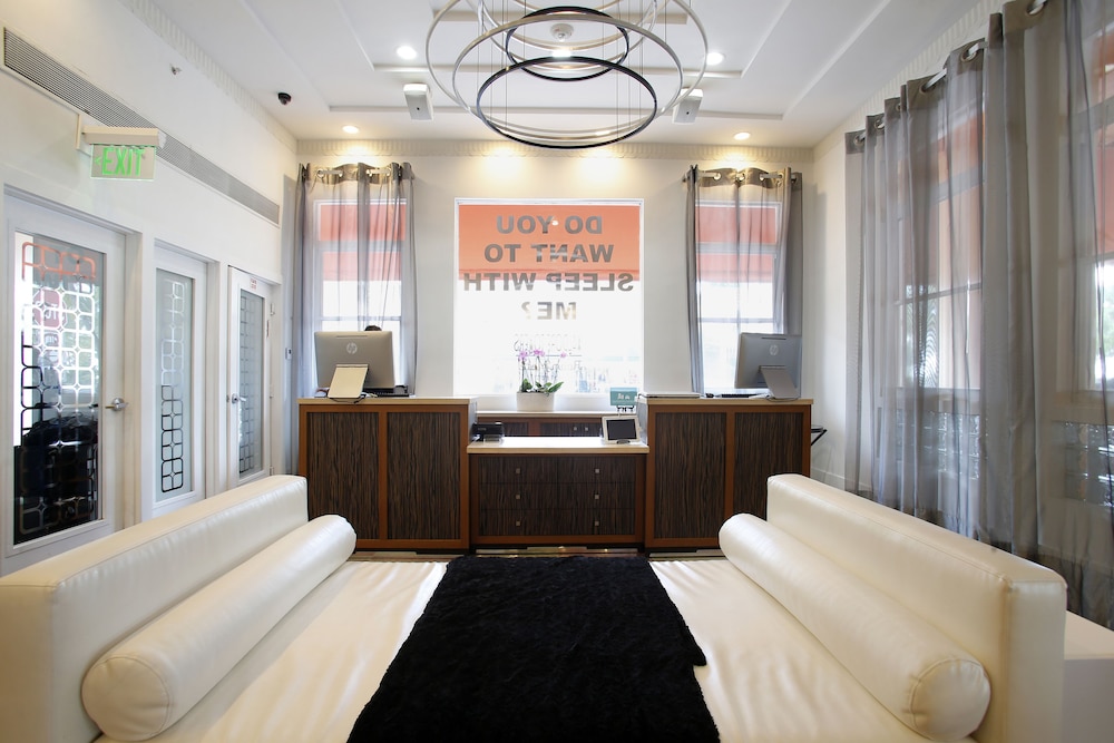 Waldorf Towers South Beach 8/50