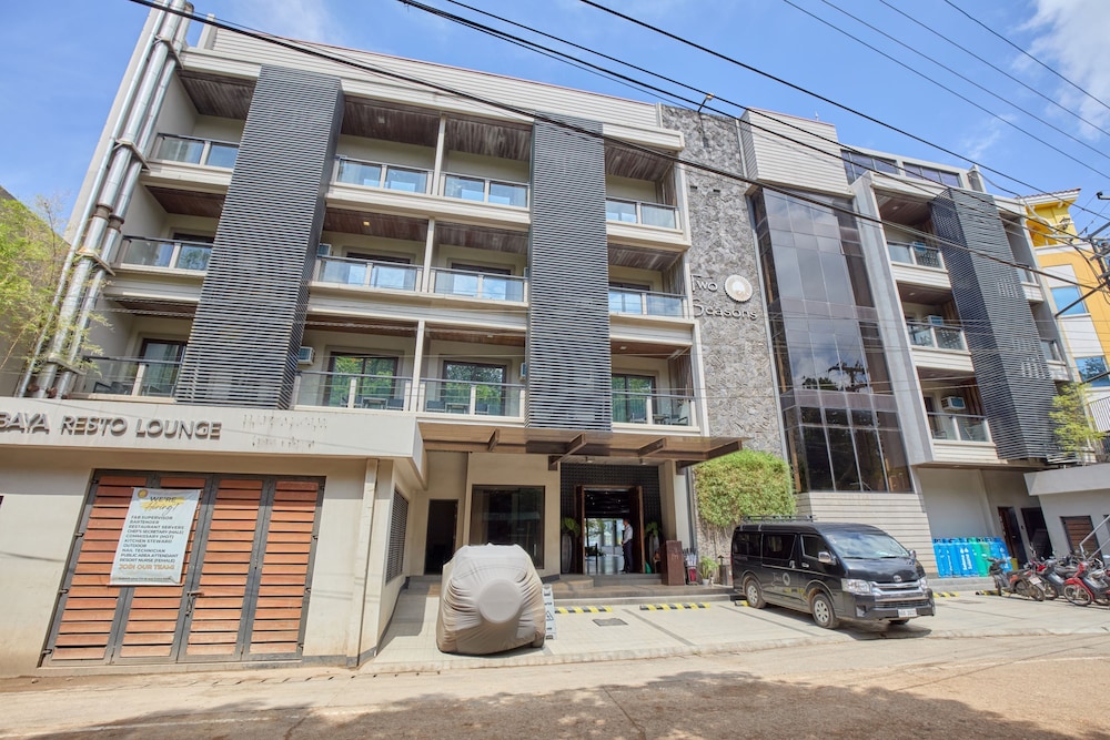 Two Seasons Coron Bayside Hotel 9/68
