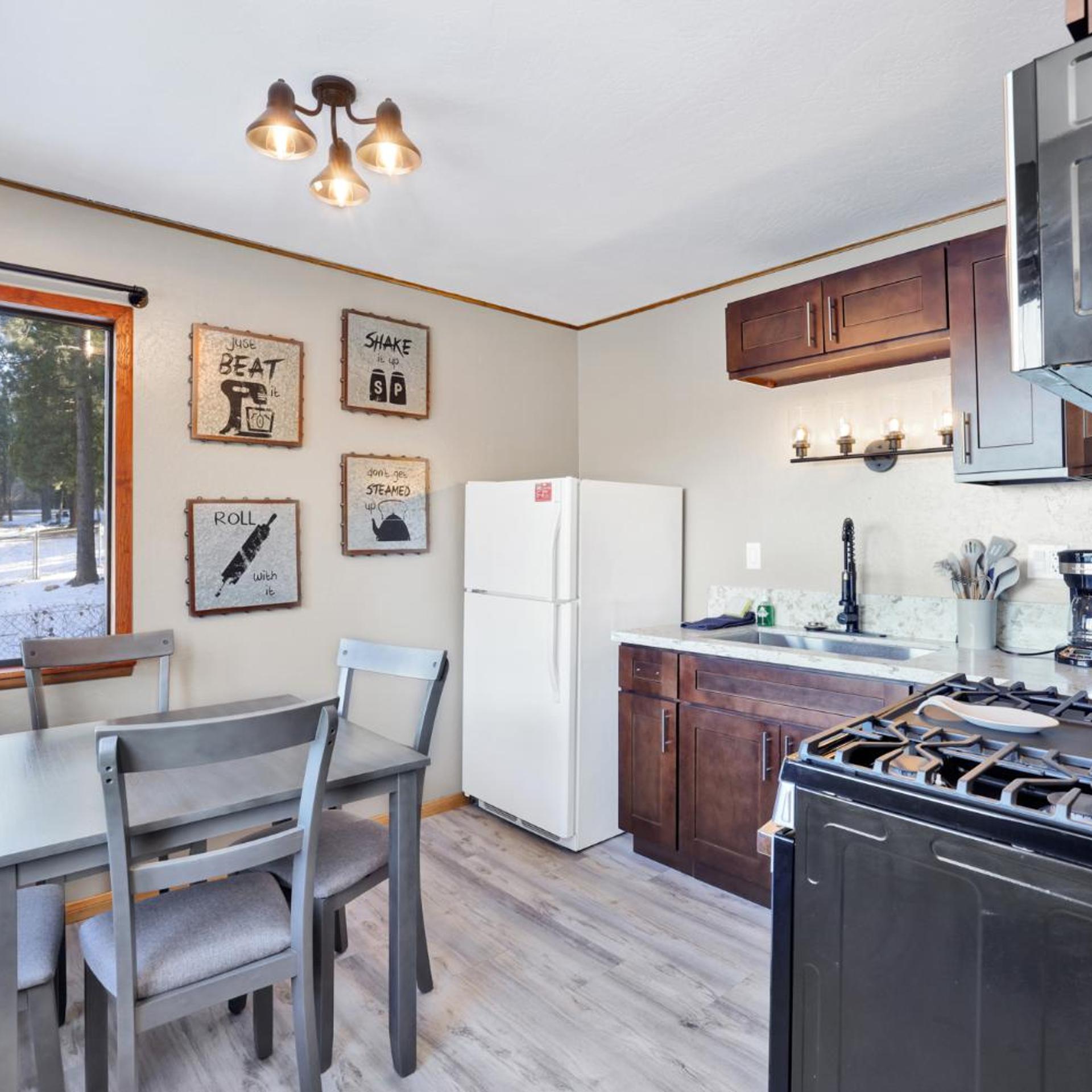 Lakefront Family Cabin by Big Bear Vacations 4/30