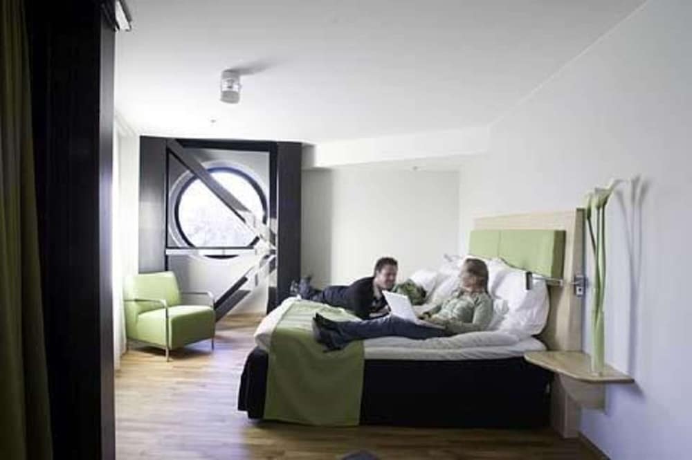 Quality Hotel 11 36/54
