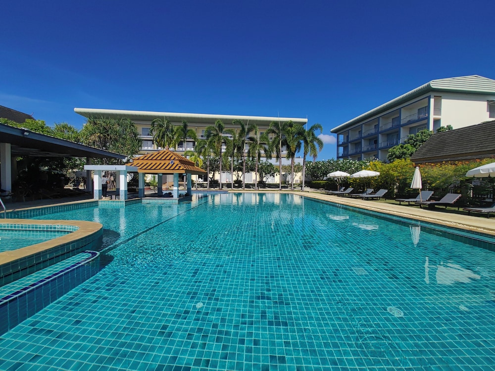 Blue Beach Grand Resort and Spa 23/48