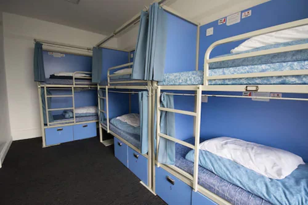 PRIVATE, MIXED DORM, 6 BEDS