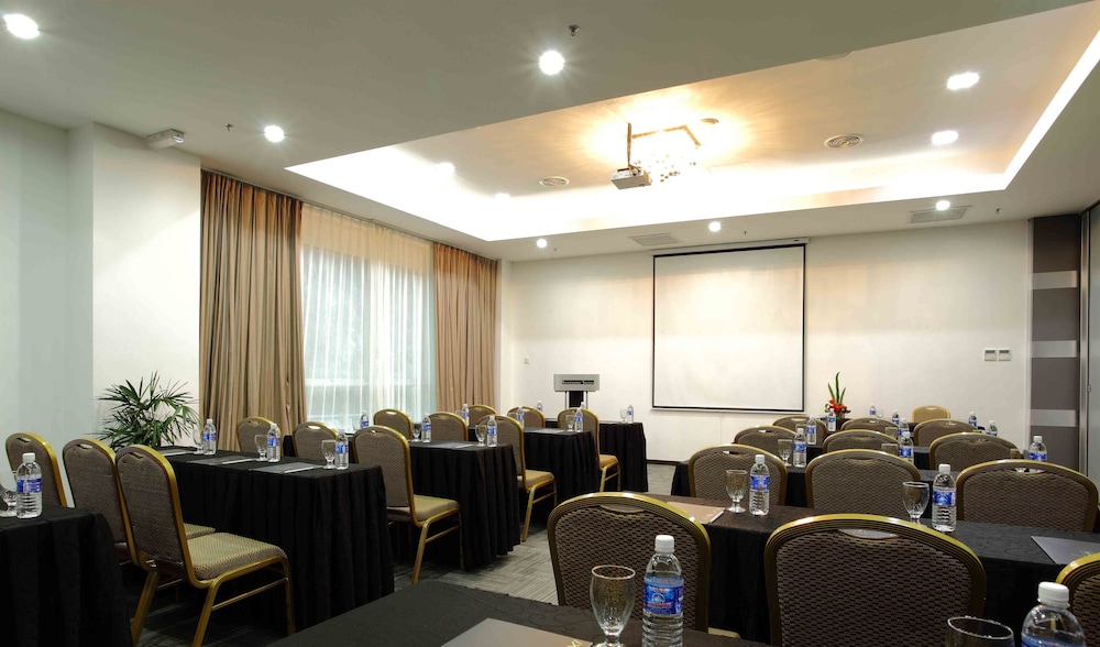 Symphony Suites Hotel 26/31
