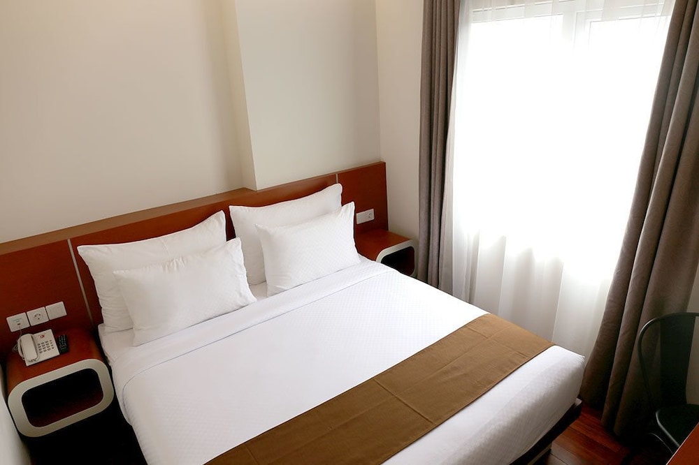 Nano, Deluxe, Queen Bed
