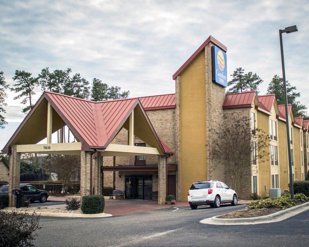 Comfort Inn & Suites Fuquay Varina 1/35