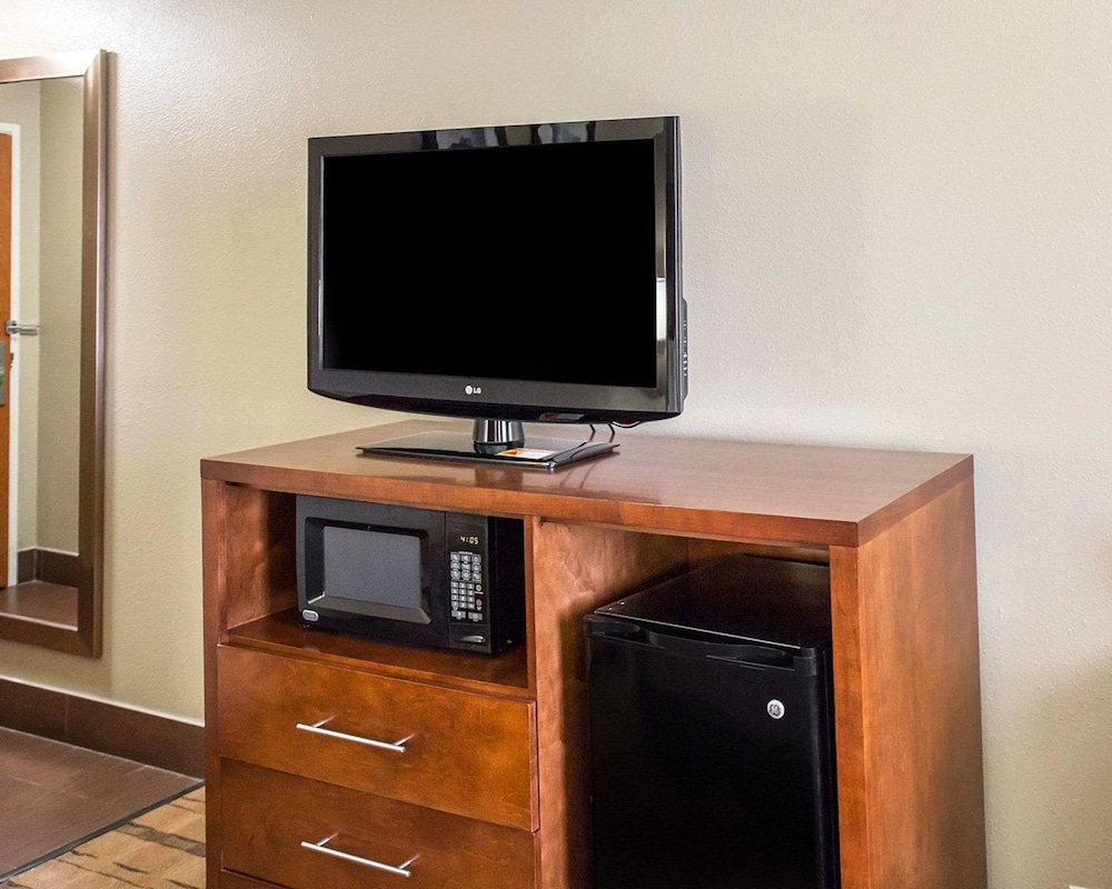 Comfort Inn and Suites Coralville 48/49