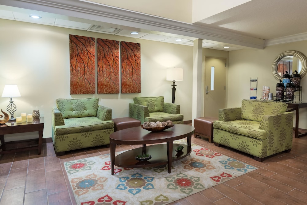 Comfort Inn Fayetteville near Fort Bragg 24/44