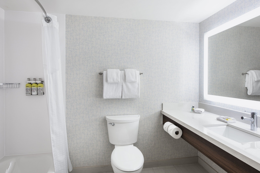 Holiday Inn Express Hotel Suites Saskatoon 18/51