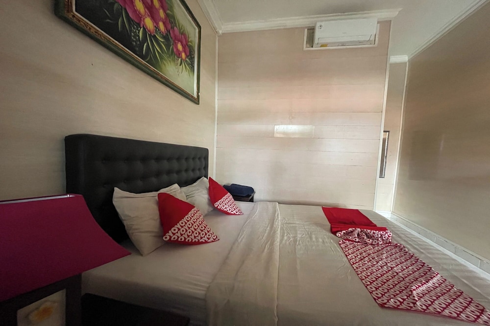 OYO 4003 Ceria Guesthouse Seminyak 21/39