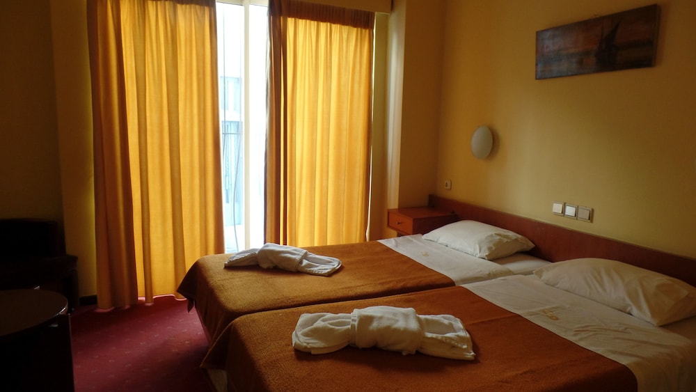 Cavo D Apos Oro Hotel 40/69