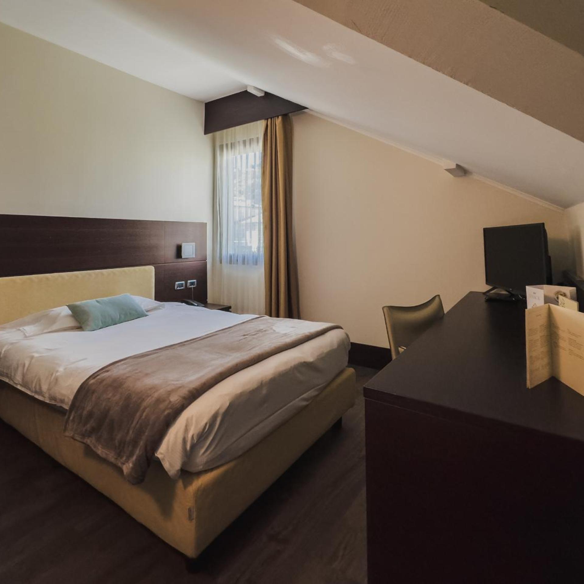 Room, Single