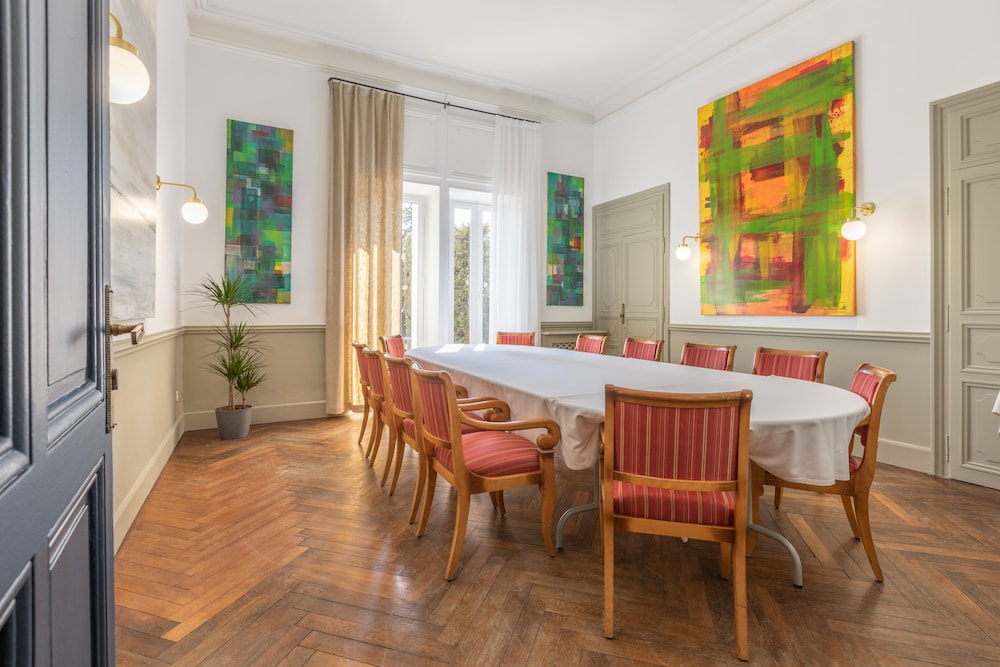 Host Du Chateau Des Fines Roches 24/40