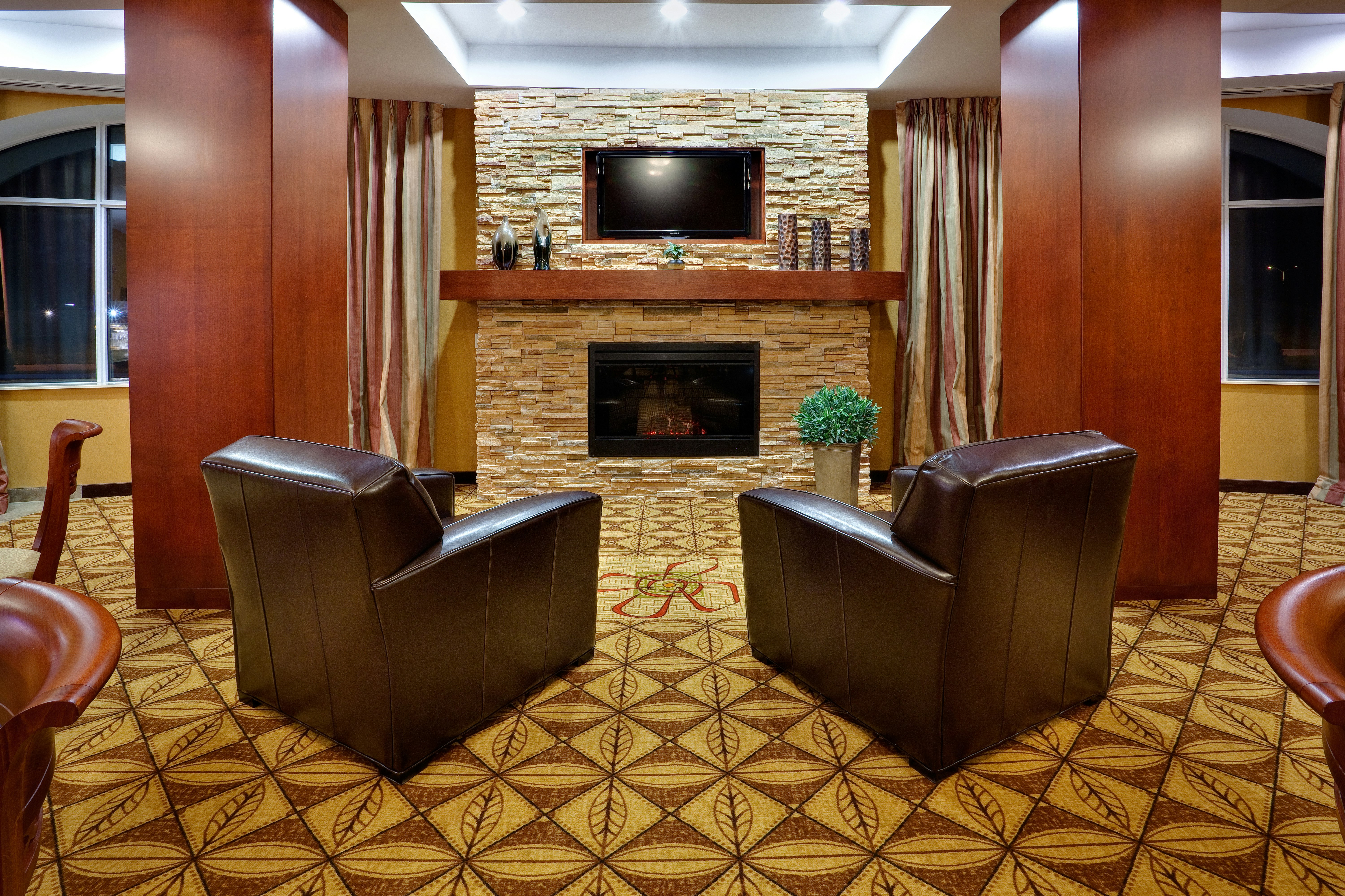 Holiday Inn Express Hotel Suites Clarington Bowmanville 63/70