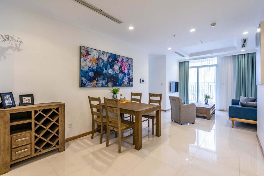 Hoasun Boutique Apartment - Vinhomes Central Park 25/50