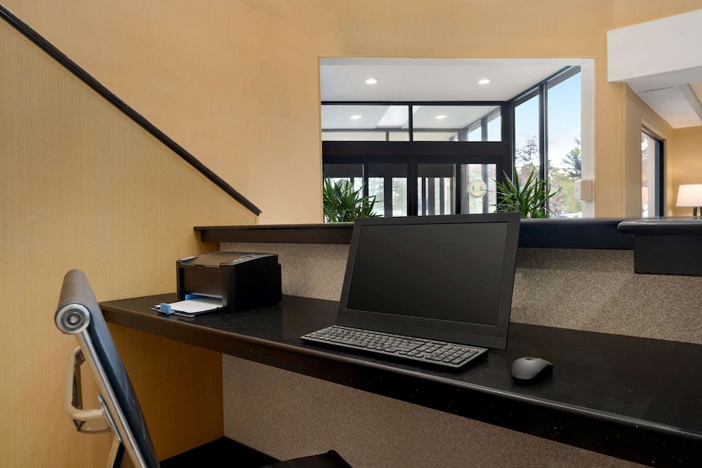 Days Inn by Wyndham Tamworth 44/54