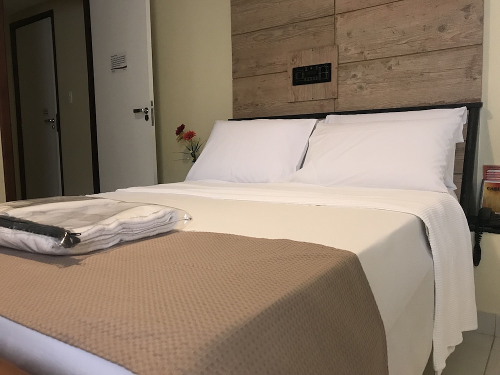 HOTEL SEMPRE EXECUTIVE 12/67
