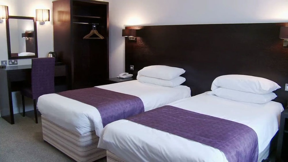 ROOM, TWIN BEDS