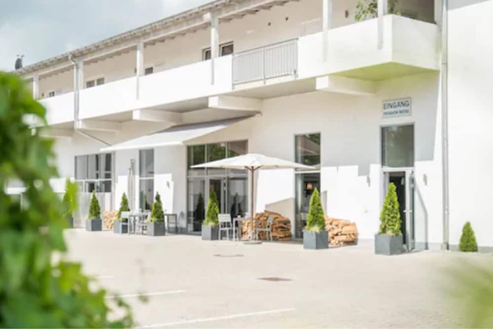 Pension Wess 2/49