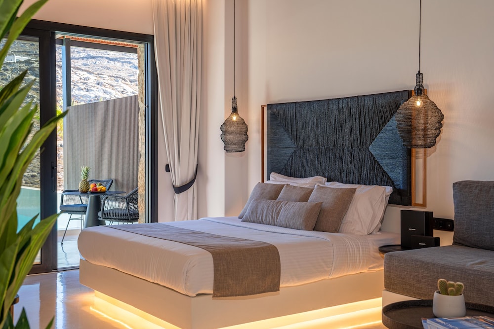 Ftelia Black Villas 17/50