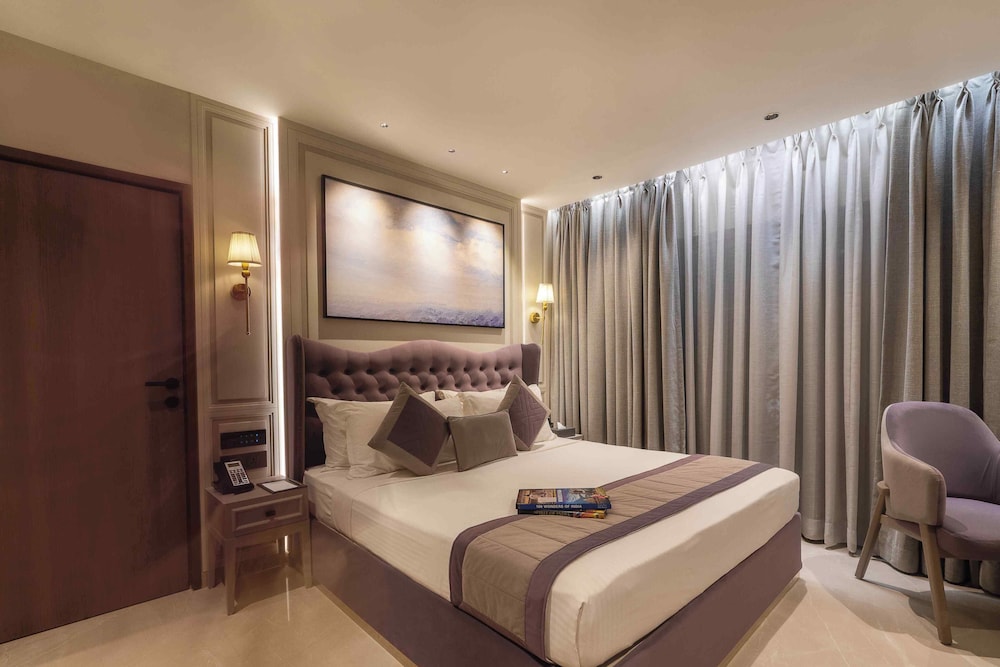 Signature, King Bed
