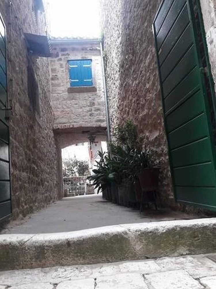 House Old Town Stone House 12/23
