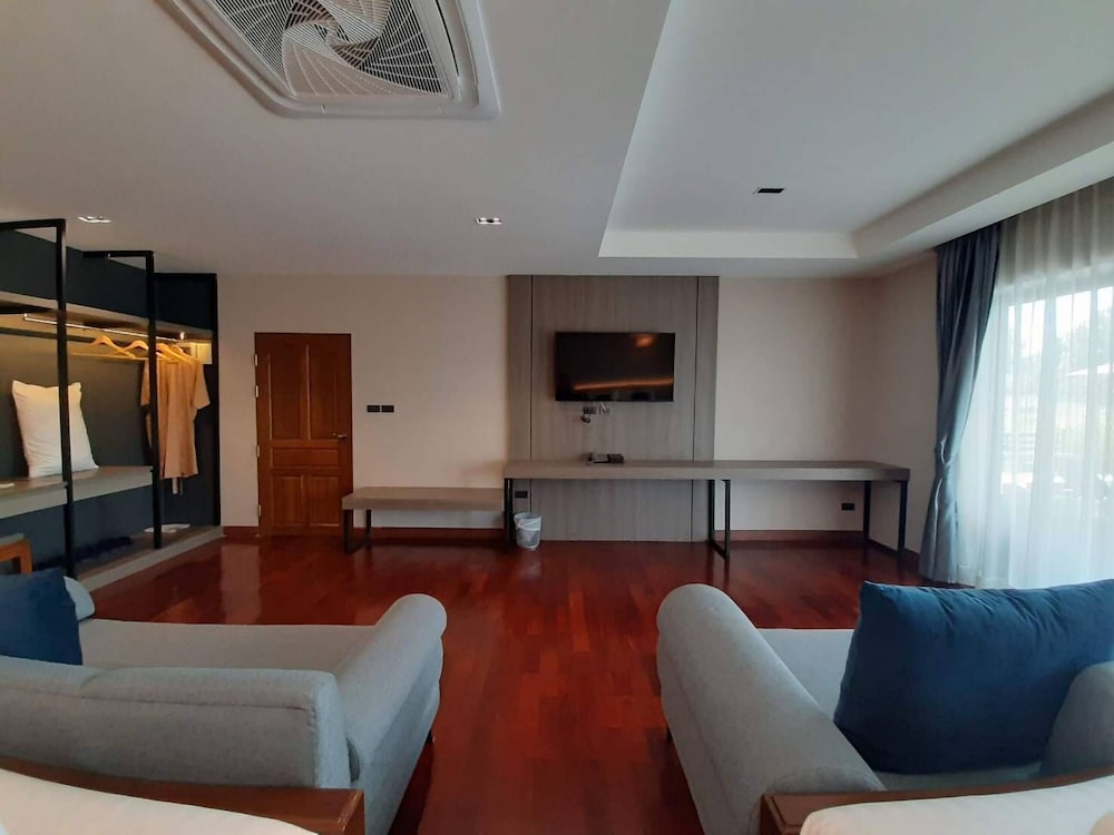 Buraphat Resort 31/50