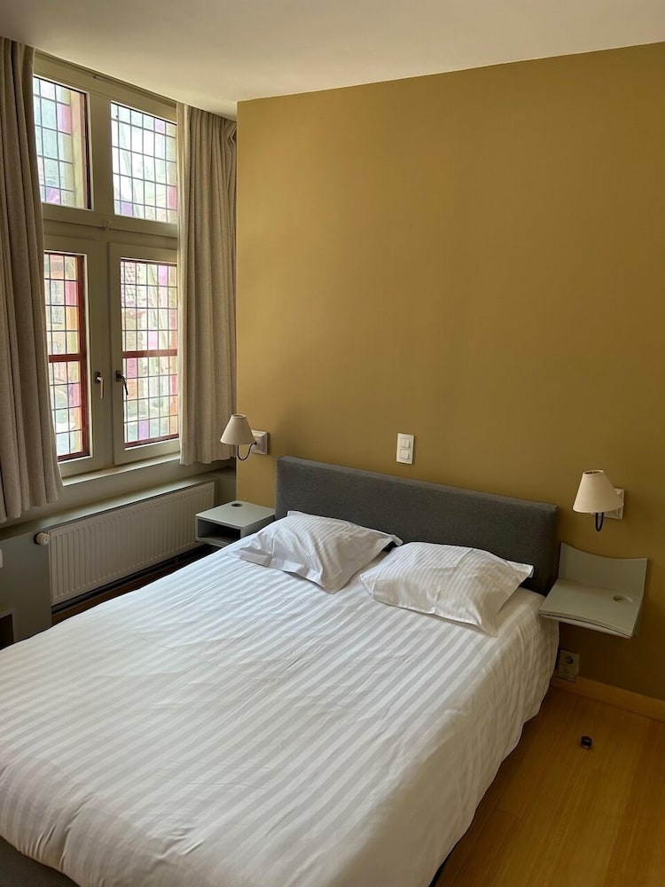 COMFORT, DOUBLE BED, CITY VIEW